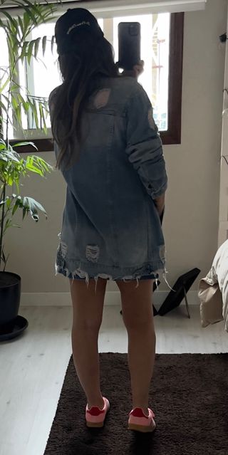 Cazadora vaquera larga ADRIXX desgastada