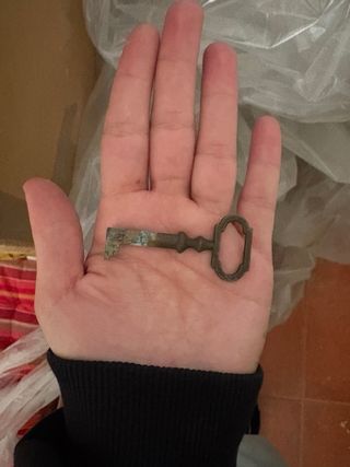 Mueble vitrina madera y cristal