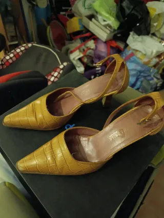 Zapatos de tacón GIANNI FOSCO amarillos