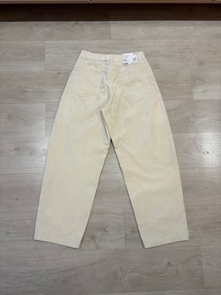 Uniqlo Mujer / pantalón pana S-M / sin estrenar