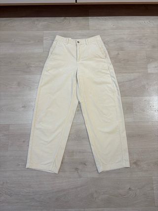 Uniqlo Mujer / pantalón pana S-M / sin estrenar