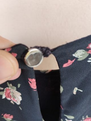 Abito floreale nero con rose taglia M