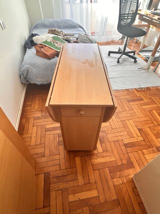 Mesa plegable pino natural. Medidas abierta 140 cm