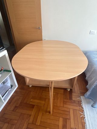 Mesa plegable pino natural. Medidas abierta 140 cm