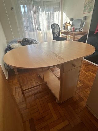 Mesa plegable pino natural. Medidas abierta 140 cm