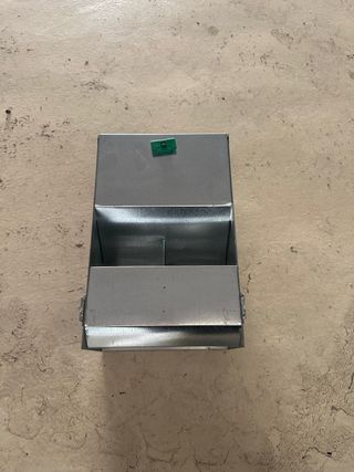 Tolva conejos 2 huecos metal