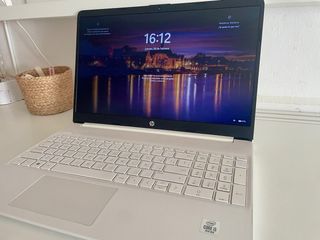 Portátil HP 15S-FQ1044NS i5-1035G1/16GB/512GB