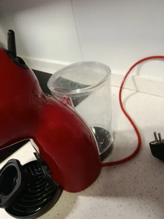 Cafetera Nescafé Dolce Gusto Roja