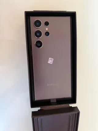 Samsung Galaxy S24 Ultra 512GB y Samsung watch.