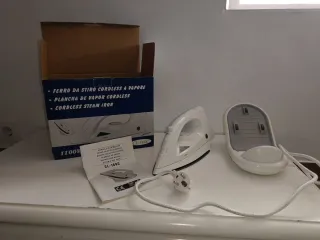 Plancha de vapor vertical sin cable