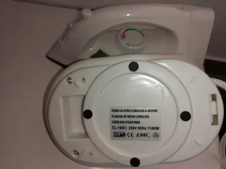 Plancha de vapor vertical sin cable