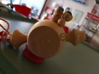 Kokeshi in legno con decorazioni