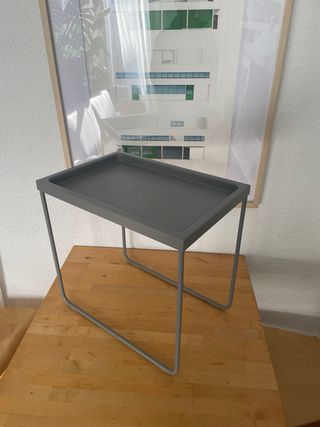 Tavolo ausiliario grigio stile IKEA