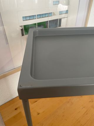 Tavolo ausiliario grigio stile IKEA