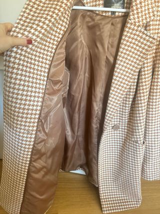 Chaquetón cuadros beige y marrón