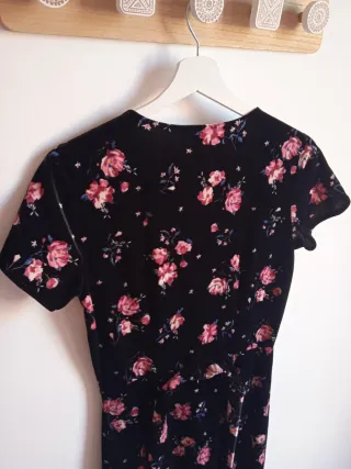 Vestido negro floral H&M