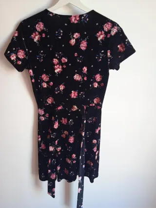 Vestido negro floral H&M