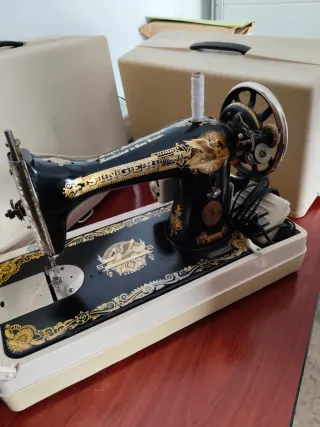 Máquina de coser Singer antigua