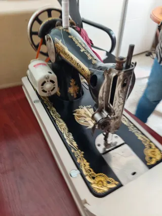 Máquina de coser Singer antigua