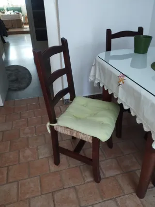 Oferta !!! Mesa de comedor y 4 sillas