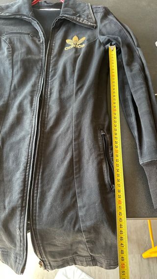Chaqueta Adidas Negra y Dorada Talla S