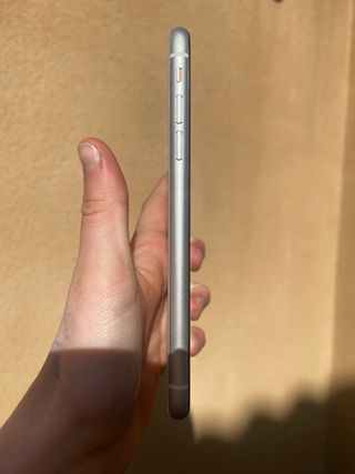 iPhone XR Blanco + Fundas