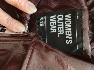 Chaqueta bomber imitación cuero