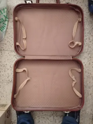 Maleta de piel marrón