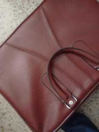 Maleta de piel marrón