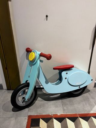 Bicicleta de equilibrio Janod madera estilo Vespa