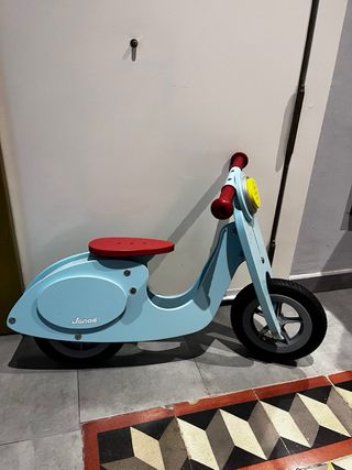 Bicicleta de equilibrio Janod madera estilo Vespa