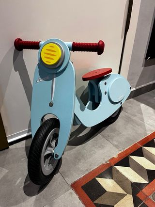 Bicicleta de equilibrio Janod madera estilo Vespa