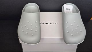 Zuecos Crocs Classic Quiet Clog Gris