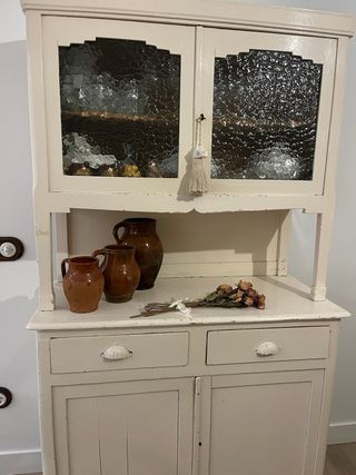 Alacena antigua de madera