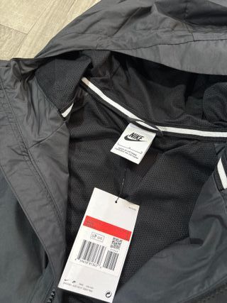 Chaqueta Nike Windrunner Talla L Negra