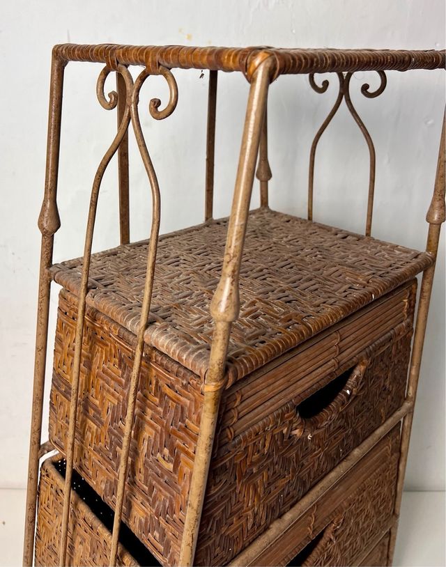 Cajonera Vintage de bambú y ratán