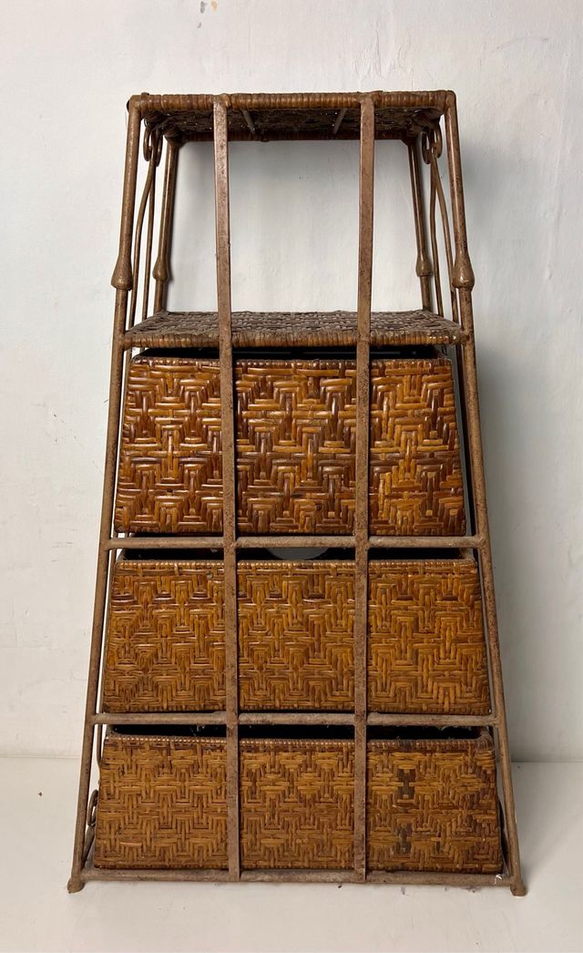 Cajonera Vintage de bambú y ratán