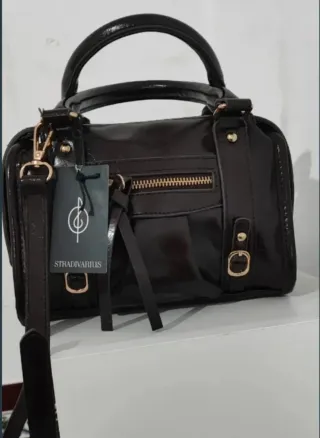 Bolso Stradivarius Negro Charol