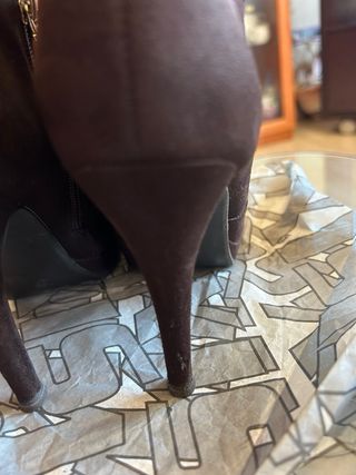 Botines Xti Tachuelas marrón y Dorado