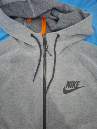 Chaqueta Nike Gris con Cremallera