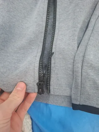 Chaqueta Nike Gris con Cremallera