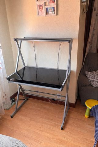 Mesa escritorio cristal y metal