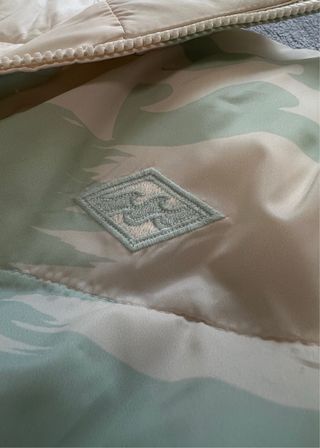 Chaqueta puffer Billabong reversible talla M