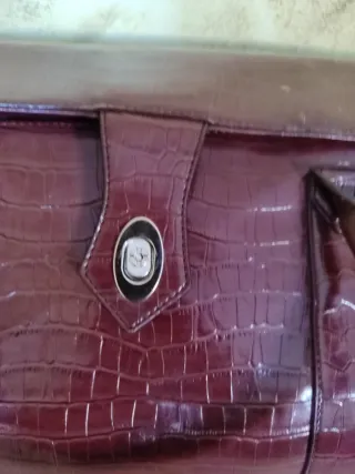 Bolso de mano piel efecto cocodrilo