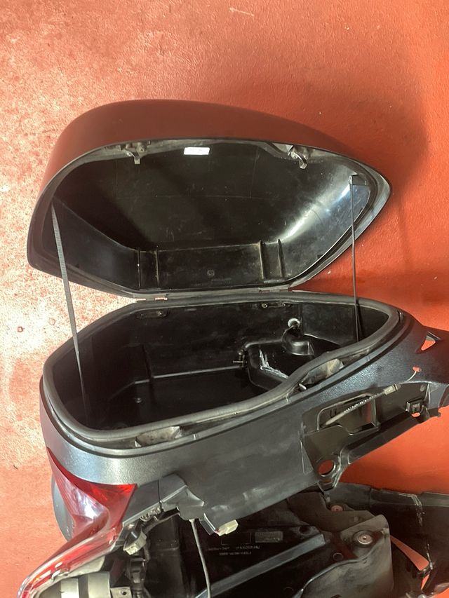 Maletero Honda deauville 700 (2007)