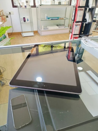 iPad 6ª Gen 32GB Gris Batería 92%