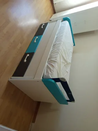 Cama nido juvenil blanca y turquesa