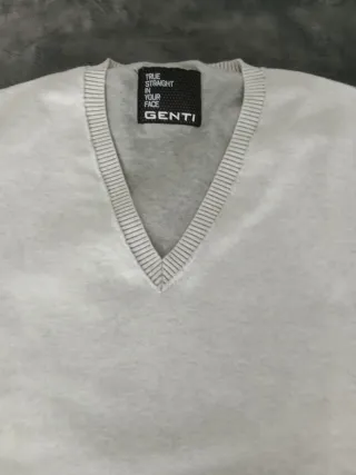 Jersey Genti Gris Cuello Pico