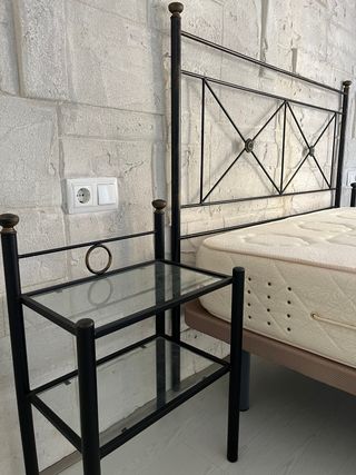 Somier y Mesitas de Noche