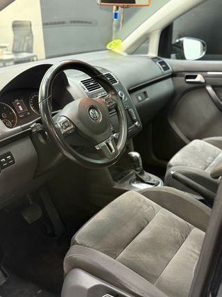 Volkswagen Touran 2011
